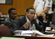 说唱歌手Tekashi 6ix9ine因涉嫌袭击在多米尼加共和国面临国际逮捕令